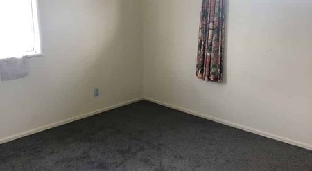 3 Bedroom in Waterloo - Photo 2