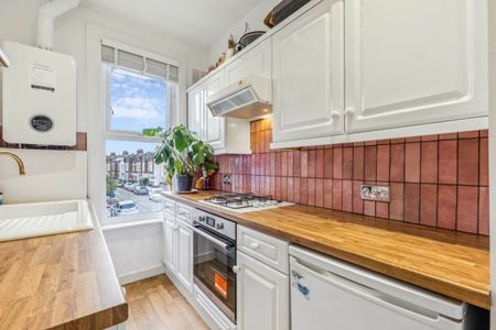 Bruce Road, CR4, London - Photo 3