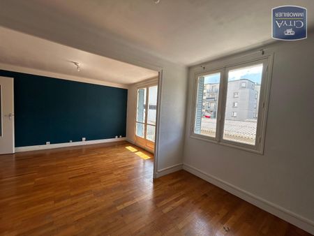 Location Appartement 4 pièces 76m² CHAMBERY 73000 - Photo 3