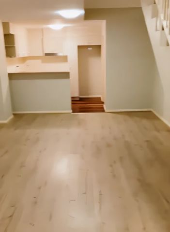 2 bed 2 bath - Photo 2