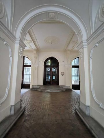 Kiadó újszerű állapotú lakás - Budapest VI. kerület - Photo 5