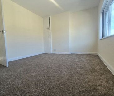 Newstead Grove - Photo 1