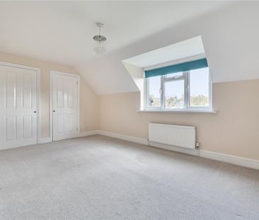 4 bedroom detached house to rent - Photo 3