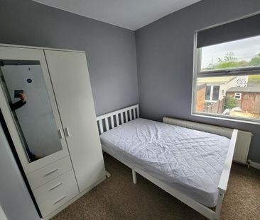 4 bedroom house share to rent - Photo 3