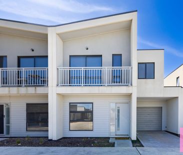 Modern Living Made Easy – Stylish, Spacious & Ready to Call Home - Photo 6