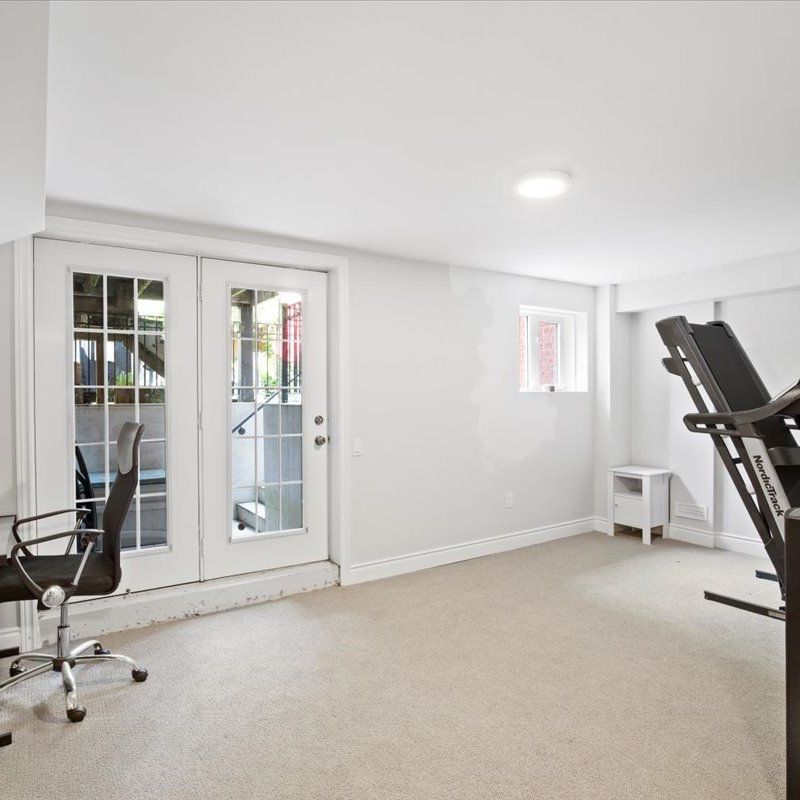 For Lease - 135 Tawny Crescent, Oakville, Ontario - Photo 1