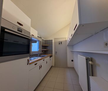 Lichtrijke woning met 2 slaapkamers in het centrum van Torhout - Photo 1