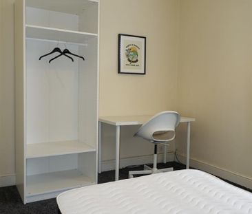 3 bedroom House To Let - Photo 5