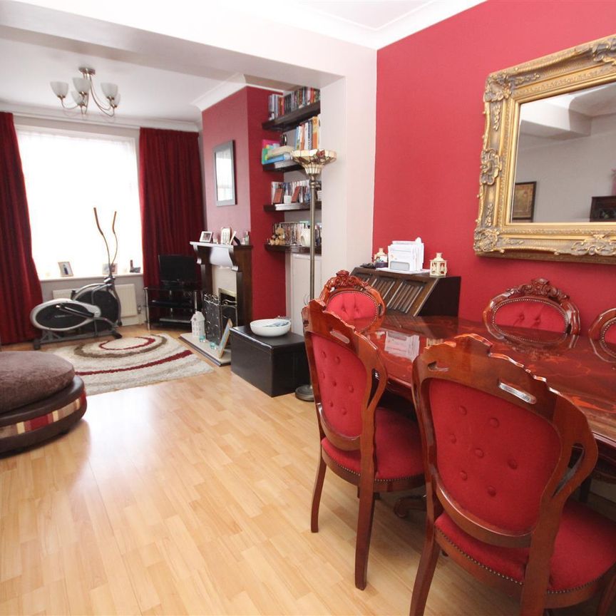 2 bedroom Terraced House to let - Photo 1