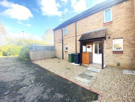 1 bedroom in a house share to rent - Photo 2