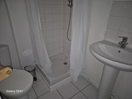 Appartement à Louer à LILLE 526 € - Photo 3