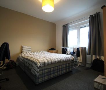 5 bedroom semi-detached house to rent - Photo 6