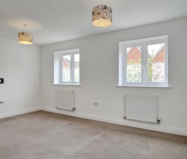 5 bed semi-detached house to rent in Meyers Close, Langley, SL3 - Photo 6