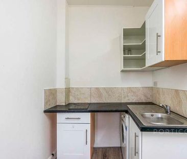 High Road Leyton, London, E10 - Photo 4