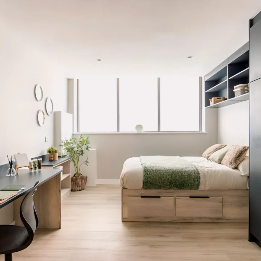 Premium Studio Mid Floor - Photo 1