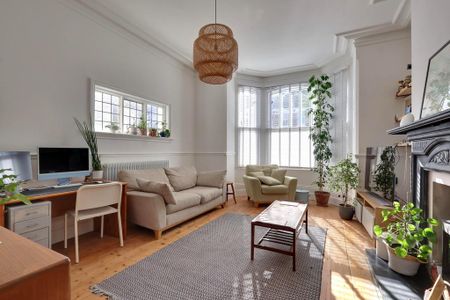 5 bedroom semi-detached house to rent - Photo 2