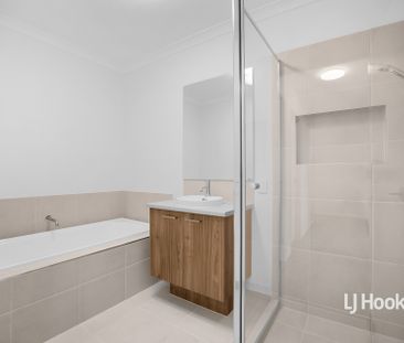 16 Blade Circuit, Fraser Rise VIC, Belconnen - Photo 6