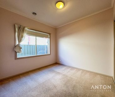 4 Bedroom Home in Prime Point Cook Location - Photo 5