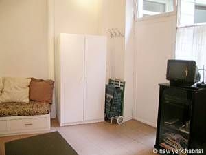 Logement à Paris, Location meublée - Studio T1 - Place de la République (PA-1604) - Photo 1