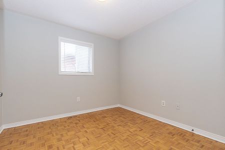 For Lease - 72 Sylwood Crescent, Vaughan, Ontario - Photo 4