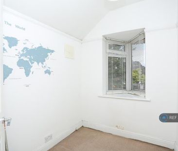 3 bedroom semi-detached house to rent - Photo 6