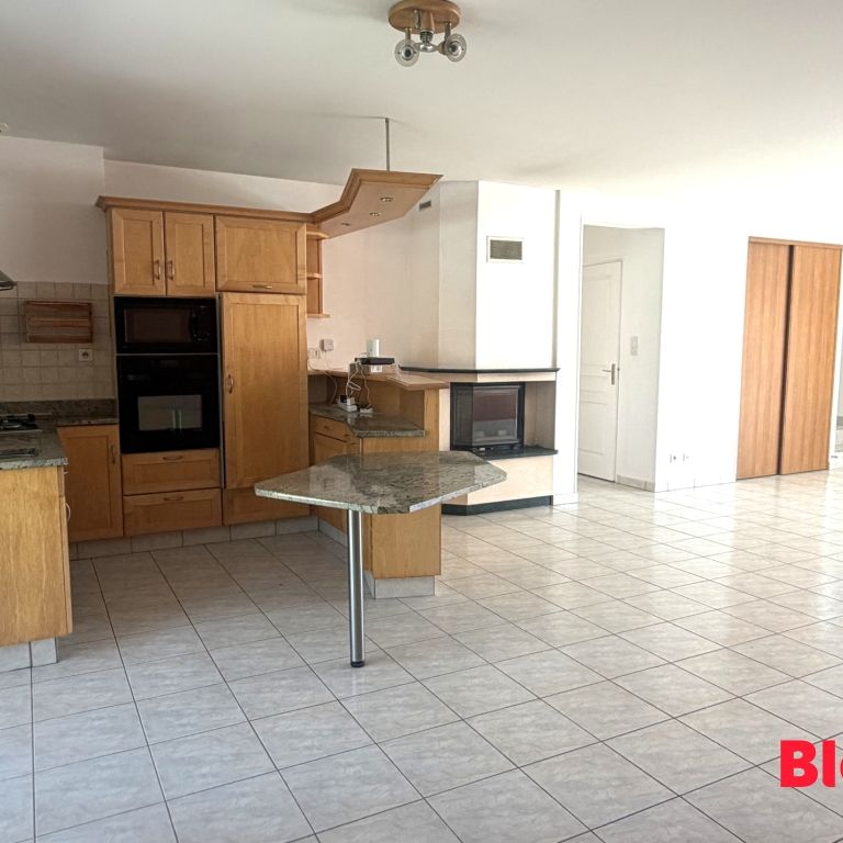 Location Maison 6 pièces 141m² ST GERMAIN EN COGLES 35133 - Photo 1