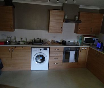 2 Bed Flat, Brook Court, NG7 - Photo 4