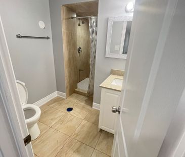 For Lease - 86 Queen Mary Drive, Brampton, Ontario - Photo 2