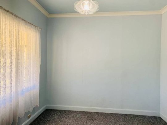 Luxurious Family Home in Lithgow - 74 Sandford Avenue - Photo 1