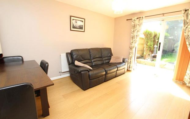 A private 2 bedroom semi-detached home in Bradley Stoke. Available on an unfurnished basis from August - Photo 1