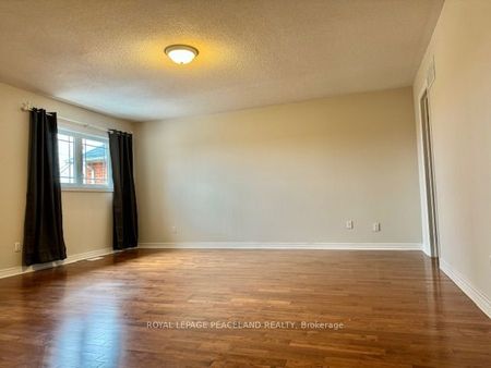 Detached Home For Lease | N8123538 - Photo 2