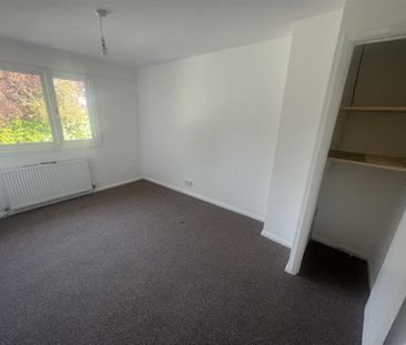 Rugby Close, BURTON-ON-TRENT - Photo 5