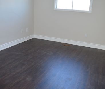 For Lease - 6 Dutch Crescent, Brampton, Ontario - Photo 6