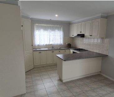 2/14 View St, St Albans, VIC 3021 - Photo 2