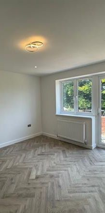 Carverhill Road, High Wycombe - Photo 1