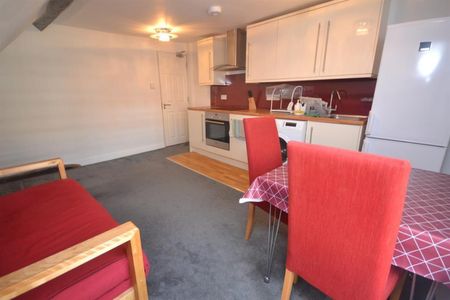 1 bedroom Flat To Let - Photo 4