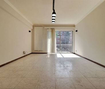 Appartement rénové de +/- 70 m2, 2 chambres + cave + parking en sou... - Foto 2