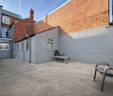 1 bedroom in a house share to rent - Photo 5