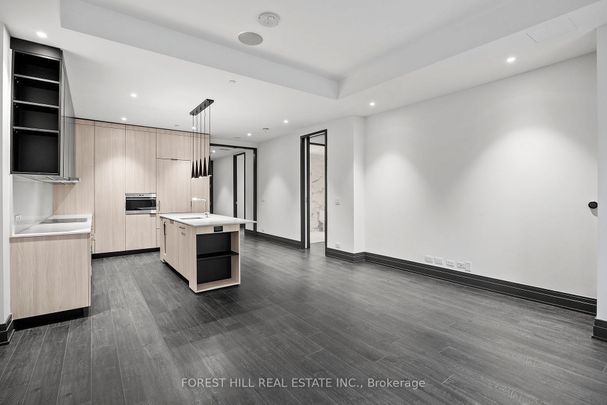 For Lease - 2 Avenue Road Unit# 802, Toronto, Ontario - Photo 1