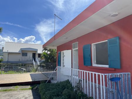 Location Maison 5 pièces 110m² STE MARIE 97438 - Photo 3