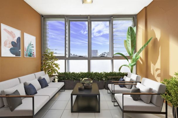 Renovated north-facing two bedroom apartment - Photo 1