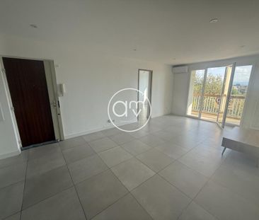 Location Appartement 4 pièces 74m² HYERES 83400 - Photo 1