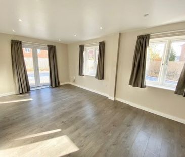 Danelaw Court, Hinckley, LE10 - Photo 1