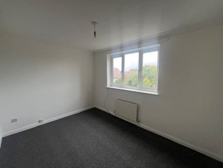 Surrey Close - Photo 3