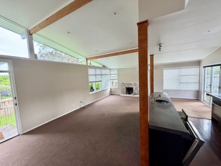 23 Gill Avenue, Te Atatu Peninsula, Auckland - Photo 4