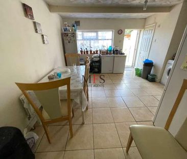 Derley Road, Southall, UB2 - Photo 2