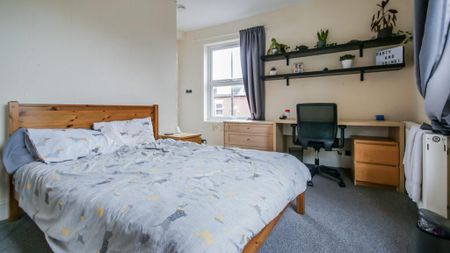 5 bedroom terraced house to rent - Photo 5