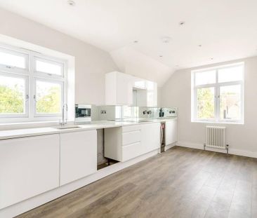 3 bedroom flat to rent - Photo 5