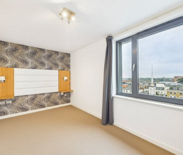 2 bedroom Flat in Providence Place, Berkshire - Photo 2