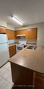 Yonge & Sheppard Beautiful 2Bdrm Open Concept All Utilities Included - Photo 4